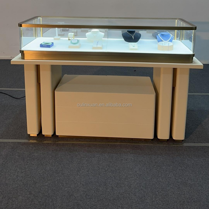 Maßgefertigter Edelstahl-Schmu – Jewelry Store For Watches Bewertung und Preis
