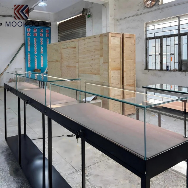 Anpassbare Glasvitrine mit Met – Jewelry Store For Watches Bewertung und Preis
